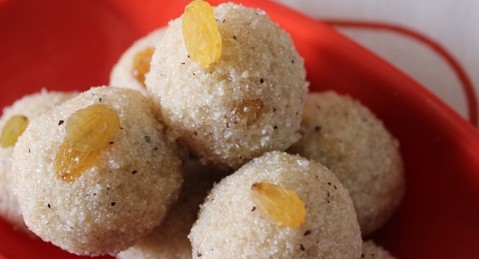 SUJI NARIYAL LADOO