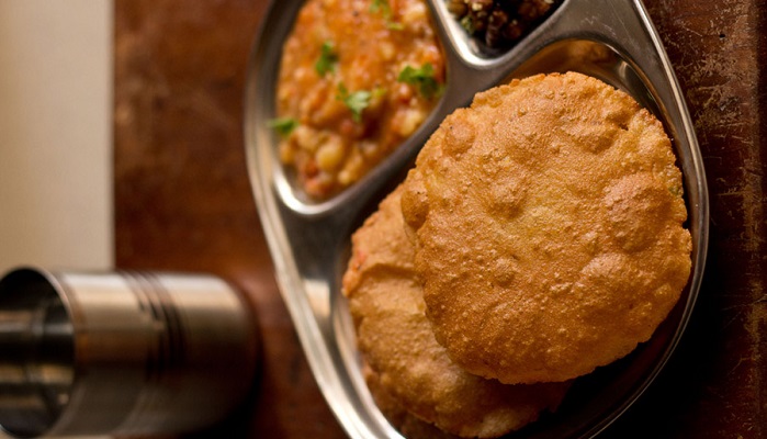 singhare ki poori recipe – how to make singhare ke atte ki puri