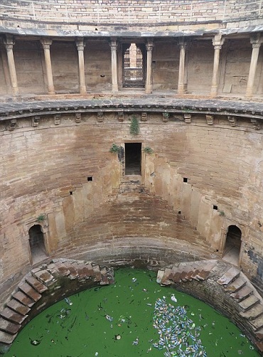 Haunting beauty of the Indian underworld