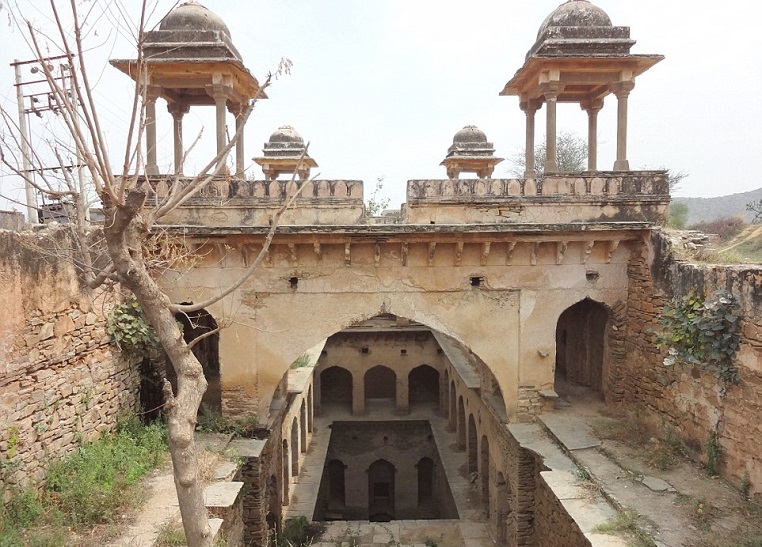 Haunting beauty of the Indian underworld