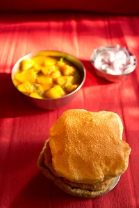 aloo poori recipe