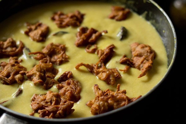 Recipe Punjabi Kadhi Pakora