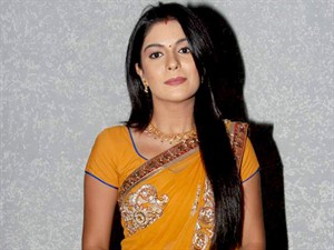 Pooja Gaur deshi look