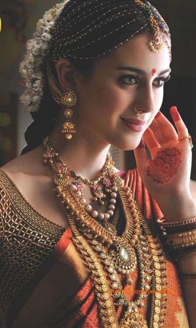Beautiful Indian Wedding Hairstyles For The Ultimate Traditional Look |  Welcomenri