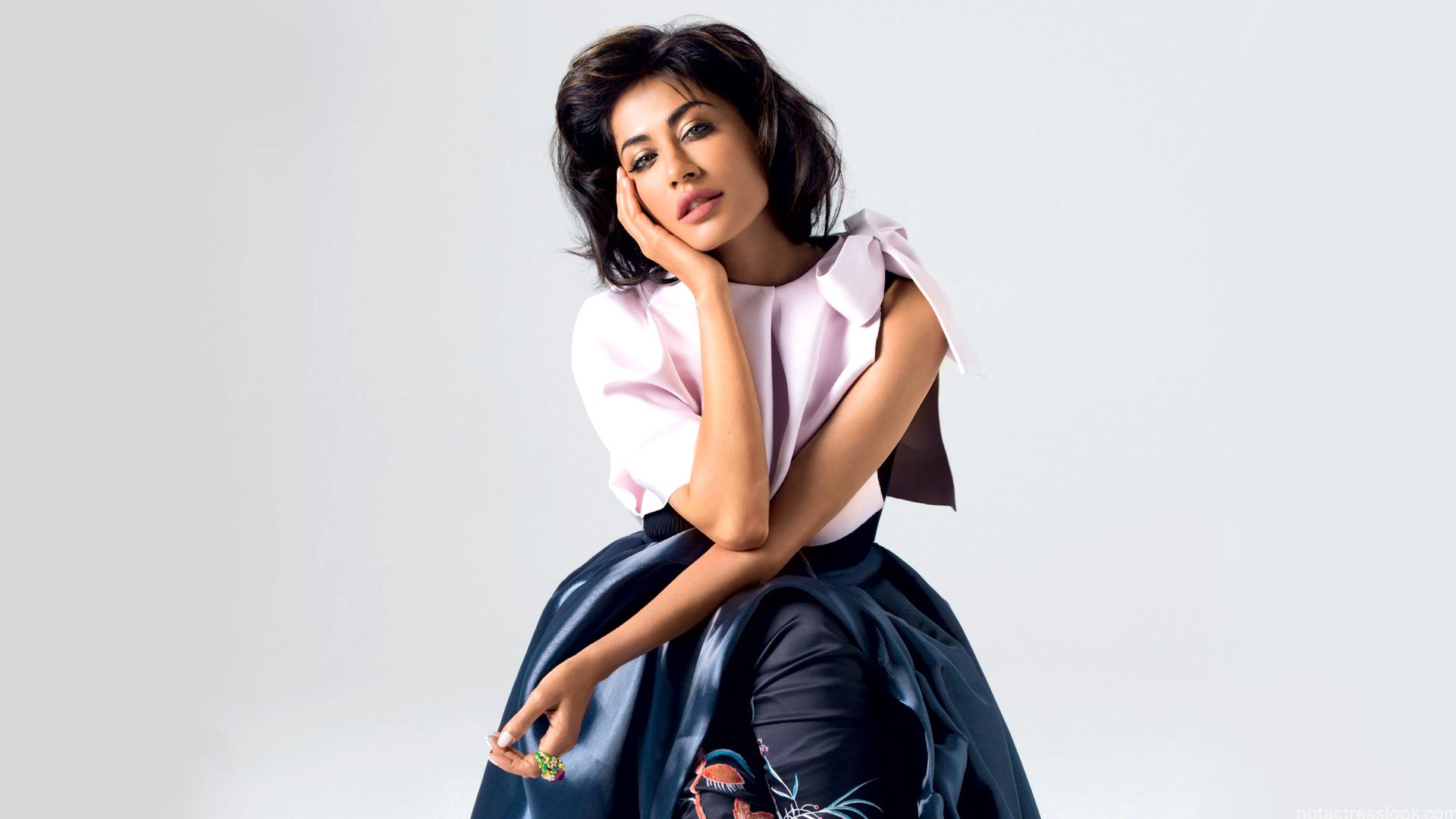 Chitrangada Singh Sexy pics 