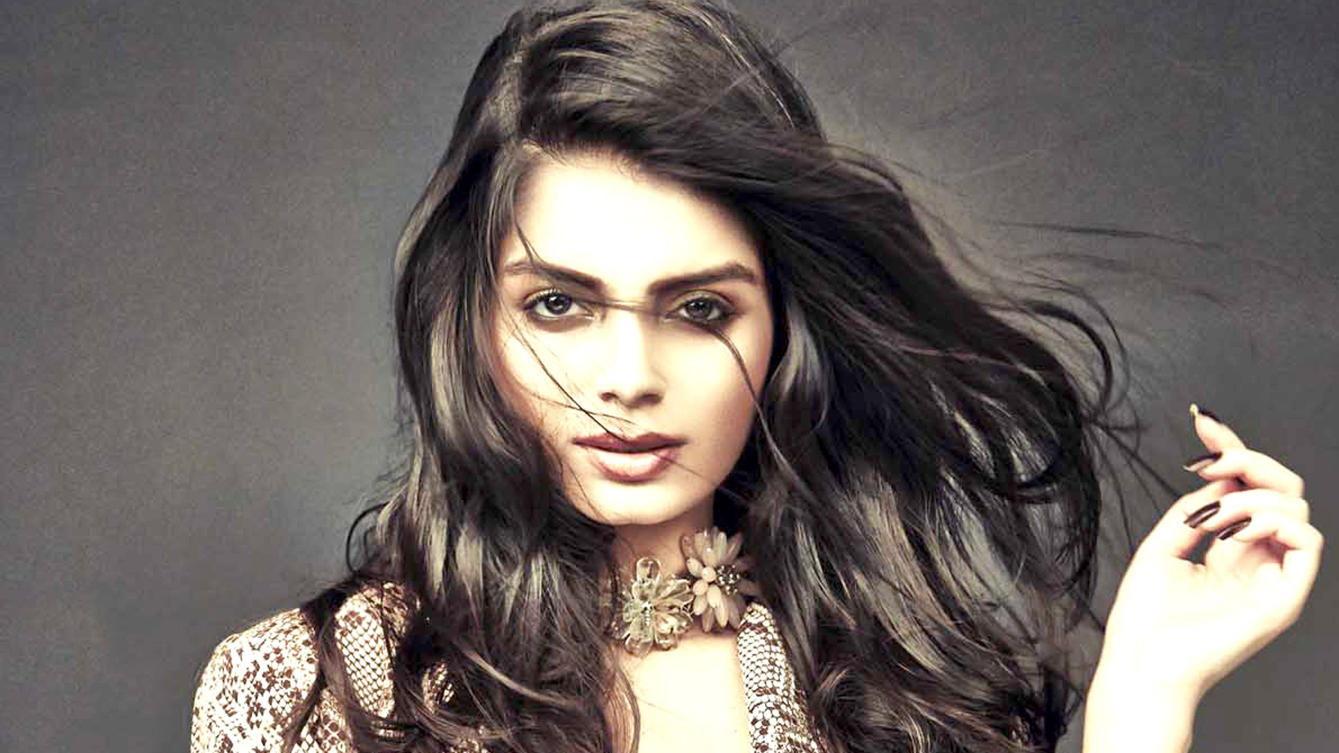 Sonali Raut Wallpapers and Photos