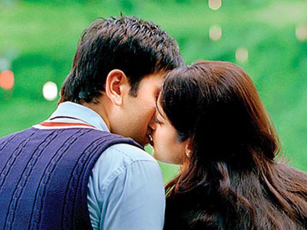 Ranbir-Kapoor-and-Ileana-DCruz-Kiss