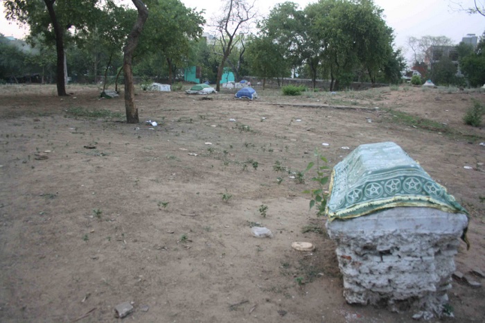 Karbala Graveyard, Karbala Road, B. K. Dutt colony