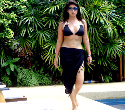 Tamil Actress Anushka Two piece bikini Unseen Photos
