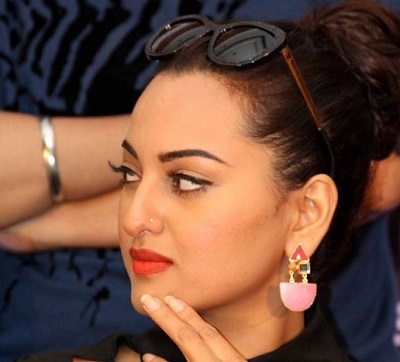 which is the favourite lipstick of Sonakshi Sinha