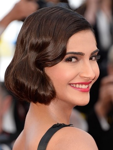 which is the favourite lipstick of Sonam Kapoor