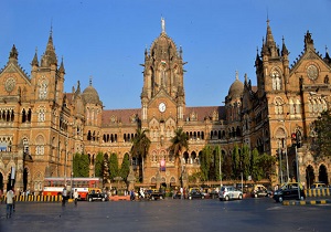 Know the 10 most amazing railway stations of India