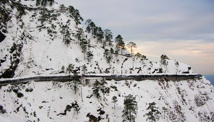 Vaishno Devi Bhawan (Jammu) Experience Snowfall in India