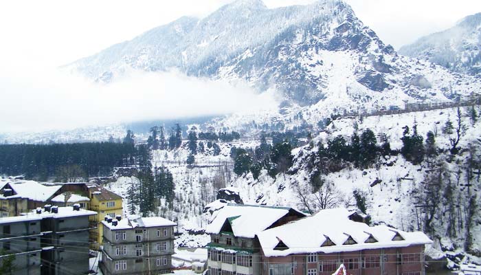 Mcleodganj (Himachal Pradesh) Experience Snowfall in India