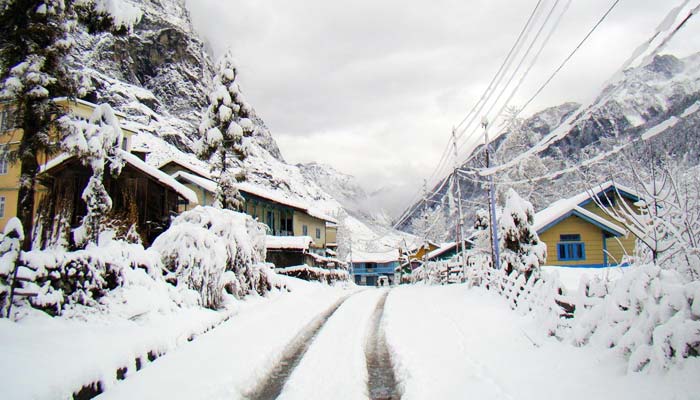 Lachung (Sikkim) Experience Snowfall in India