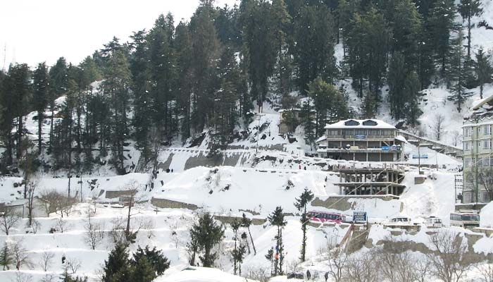 Kufri (Himachal Pradesh) Experience Snowfall in India