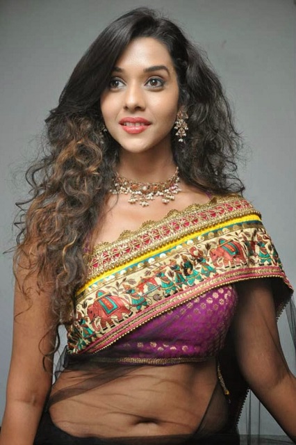 Regional Actress Anupriya In Transparent Saree