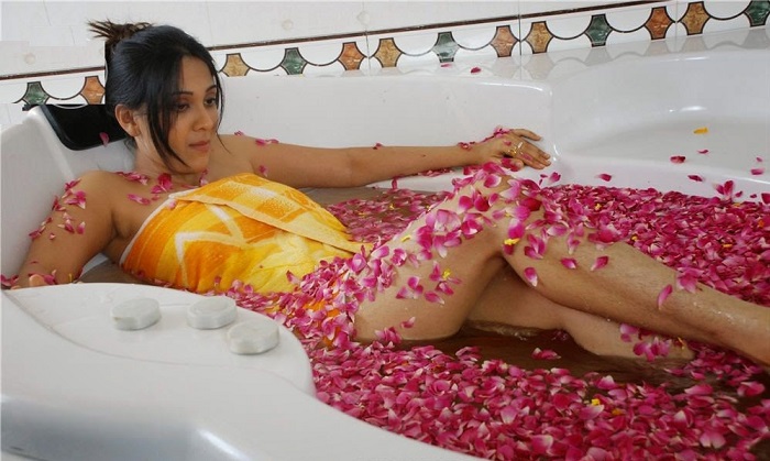 Hot South Indian actress on beach sexy wet pics in bikini
