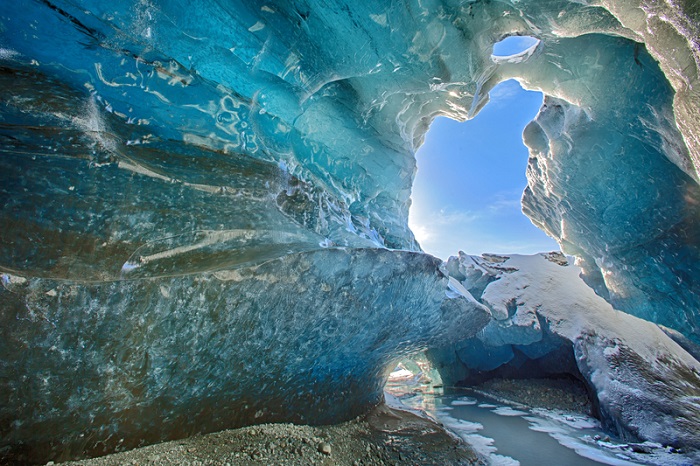 अवश्य देखें दुनियाँ की सबसे खुबसूरत गुफाएं