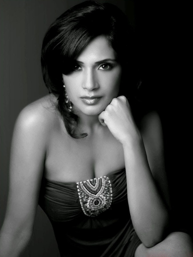 Richa Chadda hot look hd photos