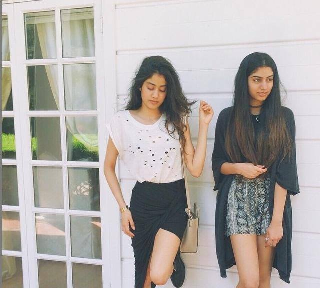 jhanvi Kapoor and khushi Kapoor photos