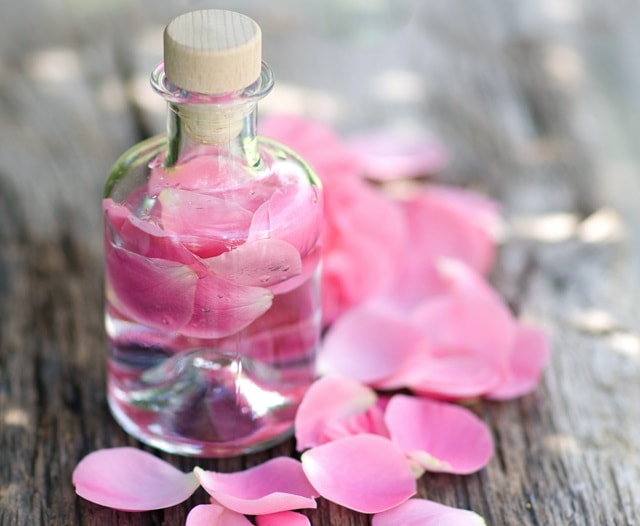 How to apply rose water on face | gulab jal ko kaise use kare | गुलाब