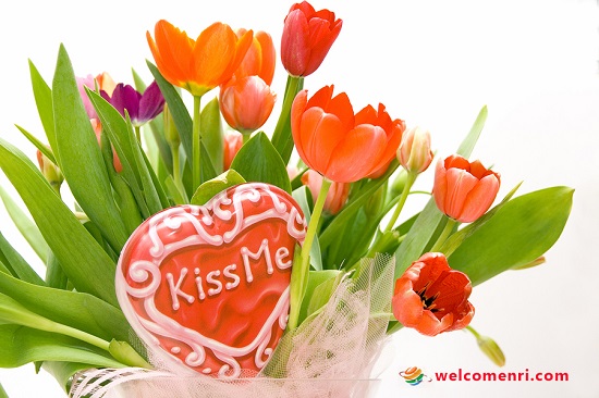 Kiss Me Pictures, Images for Facebook, Whatsapp, Pinterest