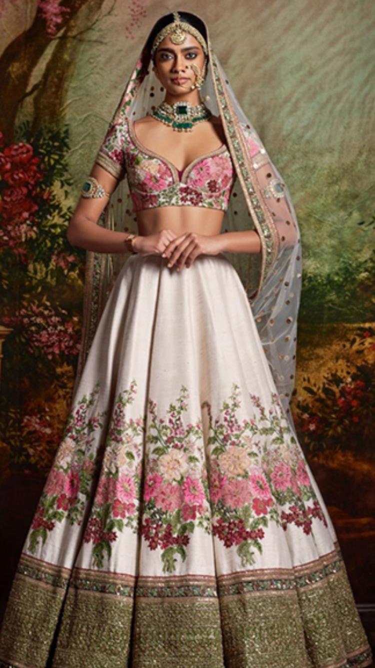 Beautiful Bridal Lehenga | Best Bridal Lehengas images