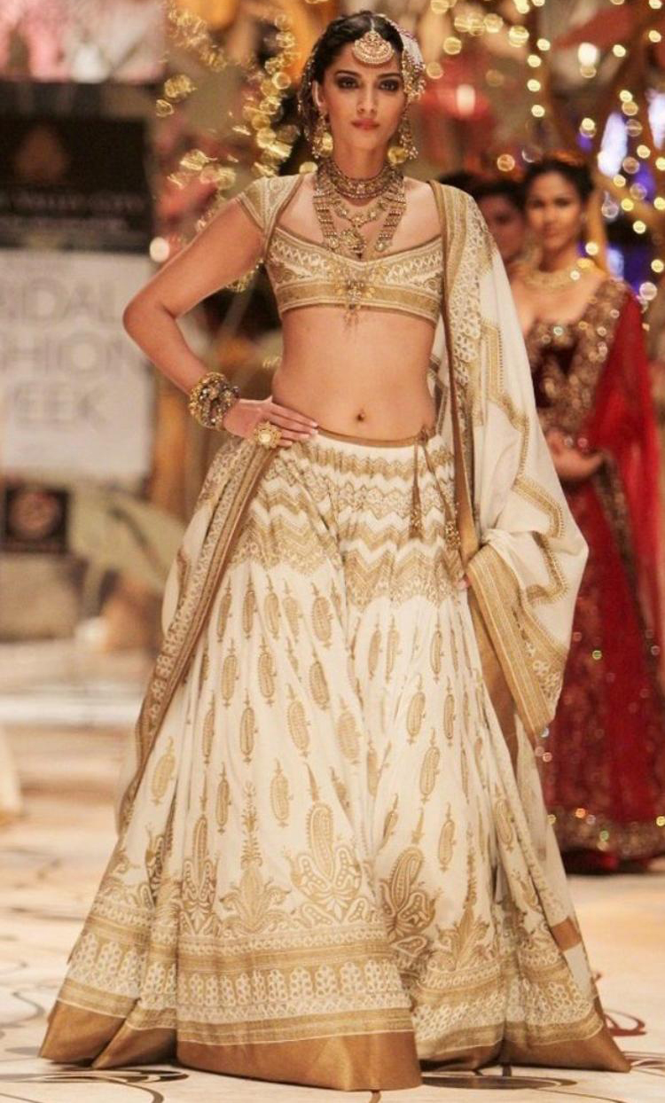 Beautiful Bridal Lehenga | Best Bridal Lehengas images