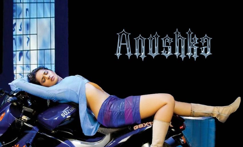 ANUSHKA SHETTY HOT AND SEXY BIKINI IMAGES