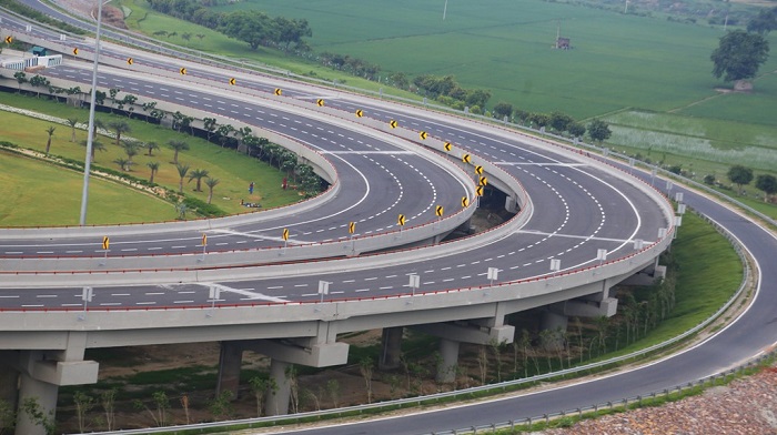 The 10 Amazing Expressways in India | Welcomenri