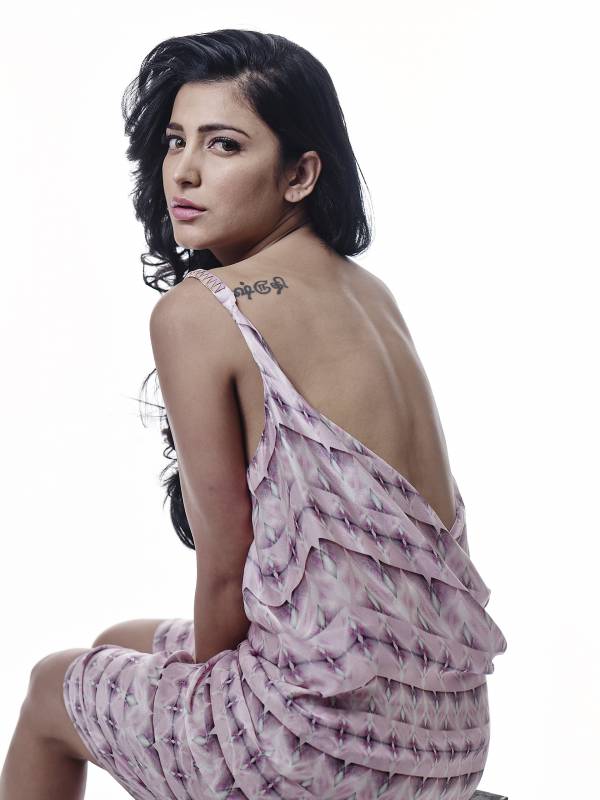 Shruti Hassan Hottest Pics HD Photo Gallery